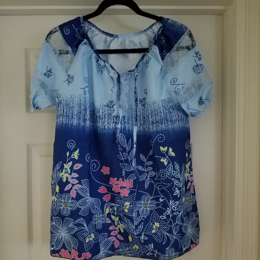 Women's Blue/Light Blue Top Floral Design Size L